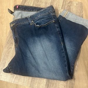 Torrid 22W Denim Blue Jean Capris Cuffed